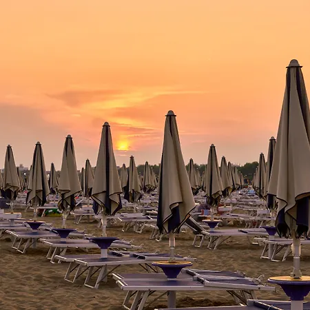 Lovely Flat 100m From The * Bibione